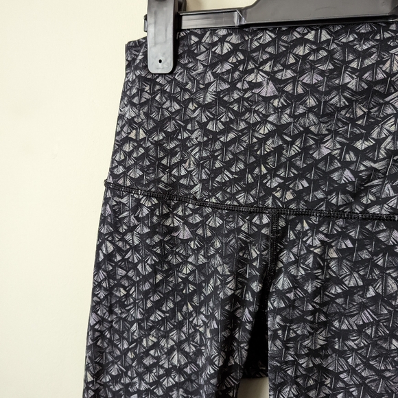 Lululemon Feather Print 28' Leggings - Picture 4 of 10